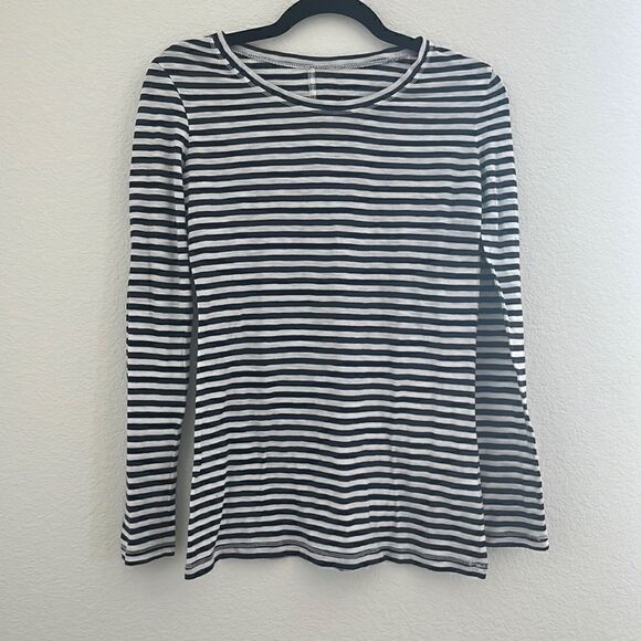 NWOT - white and navy striped long sleeve scoop neck shirt - Picture 1 of 5